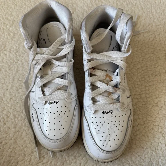 Jordan Kids
Jordan 1 Mid "Schematic" sneakers size 3.5 yr - Picture 3 of 11